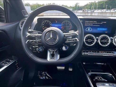 Used 2026 Mercedes-Benz GLB 35 AMG 4MATIC image 6