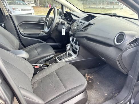 Used 2015 Ford Fiesta SE w/ Comfort Package FWD image 11