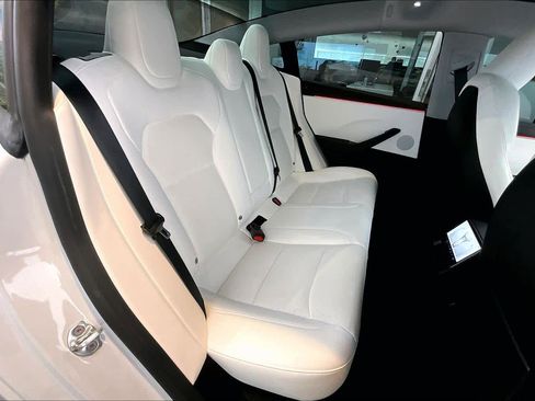 Used 2024 Tesla Model 3 Standard Range image 18