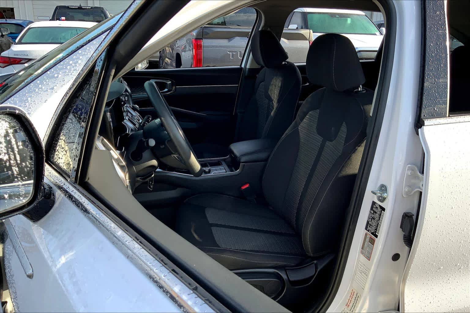 Used 2023 Kia Sorento LX AWD/4WD image 8