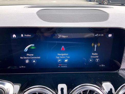 Used 2023 Mercedes-Benz GLB 250 4MATIC image 33
