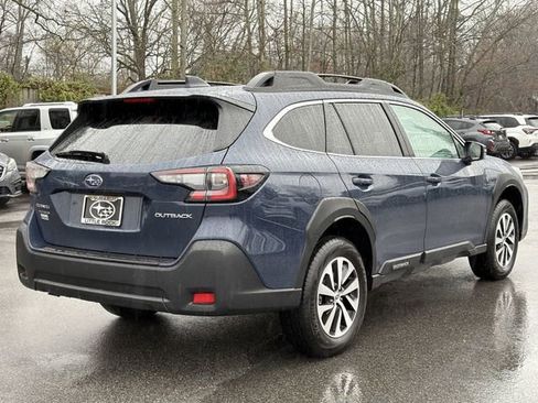 Certified 2025 Subaru Outback Premium image 3