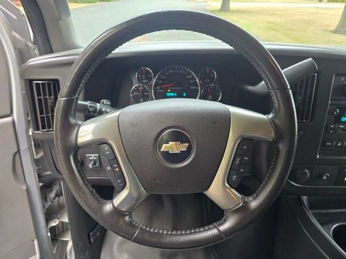 Used 2019 Chevrolet Express 2500 LS w/ Driver Convenience Package RWD image 28