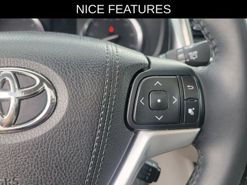 Used 2016 Toyota Highlander XLE AWD/4WD image 24
