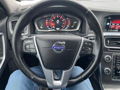 Used 2016 Volvo V60 T5 Cross Country w/ Convenience Package image 17
