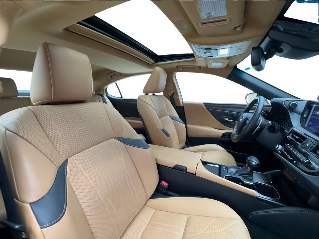 Used 2023 Lexus ES 300h w/ Accessory Package (Z1) FWD image 32
