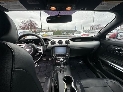 Used 2016 Ford Mustang Premium image 28