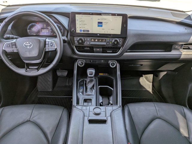 Used 2025 Toyota Grand Highlander FWD image 13