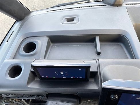 Used 2024 Chevrolet Brightdrop 400 w/ Commercial Equipment Package image 17