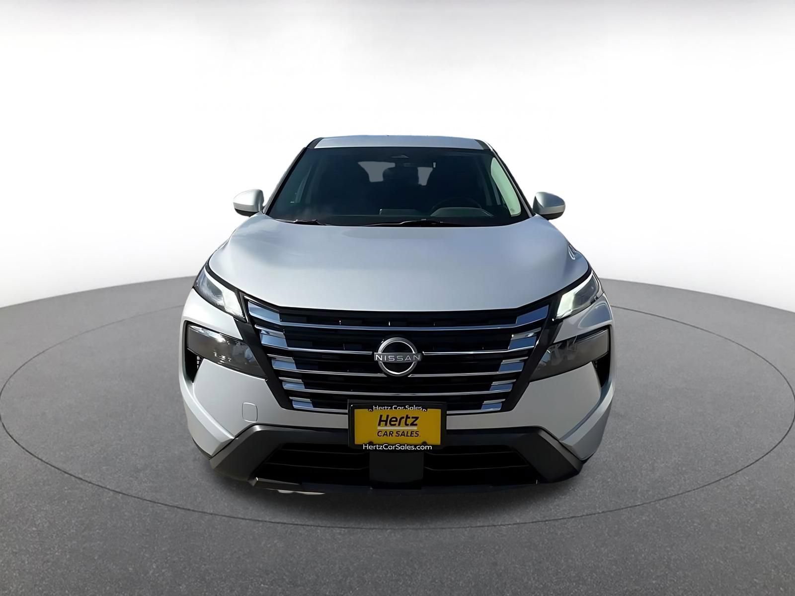 Used 2025 Nissan Rogue SV AWD/4WD image 4