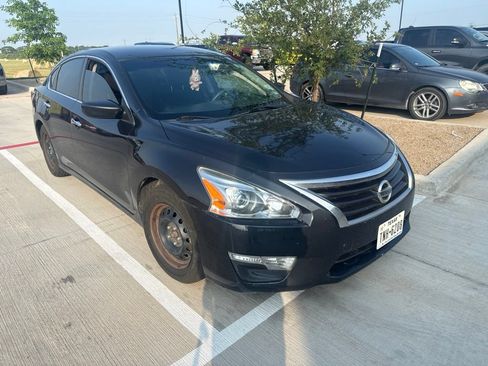 Used 2014 Nissan Altima 2.5 S FWD image 2