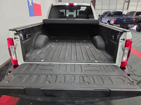 Used 2019 Ford F250 Lariat w/ Lariat Ultimate Package AWD/4WD image 29