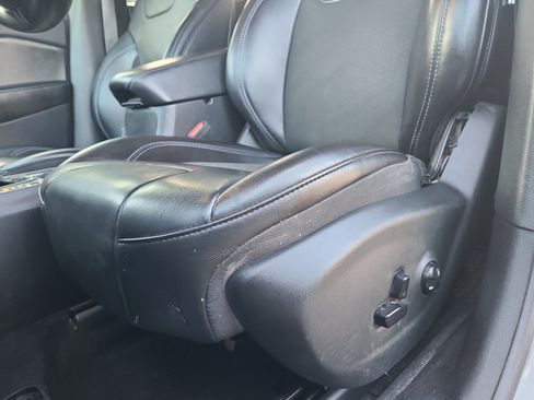 Used 2019 Jeep Cherokee Latitude Plus w/ Comfort/Convenience Group AWD/4WD image 15