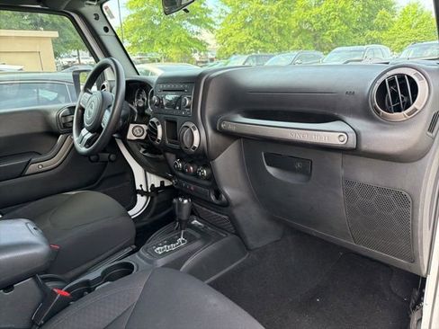 Used 2017 Jeep Wrangler Unlimited Sport AWD/4WD image 24