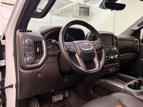 Used 2023 GMC Sierra 2500 AT4 w/ AT4 Premium Plus Package AWD/4WD image 4