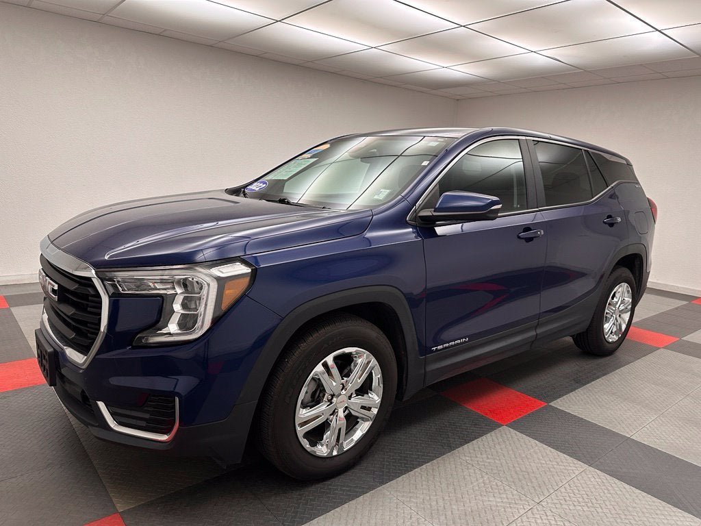 Used 2022 GMC Terrain SLE FWD image 3