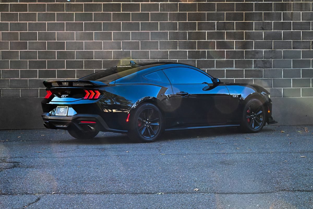 Used 2024 Ford Mustang GT RWD image 3