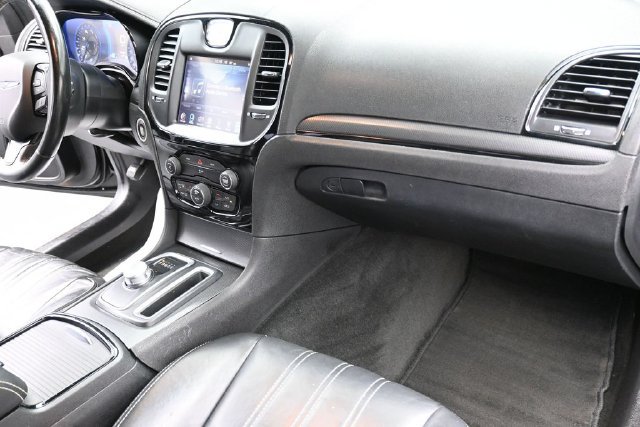 Used 2016 Chrysler 300 S AWD/4WD image 31