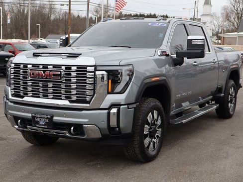 Used 2025 GMC Sierra 3500 Denali w/ Denali Reserve Package image 16