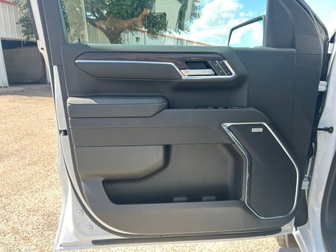 New 2026 GMC Sierra 1500 SLT image 28