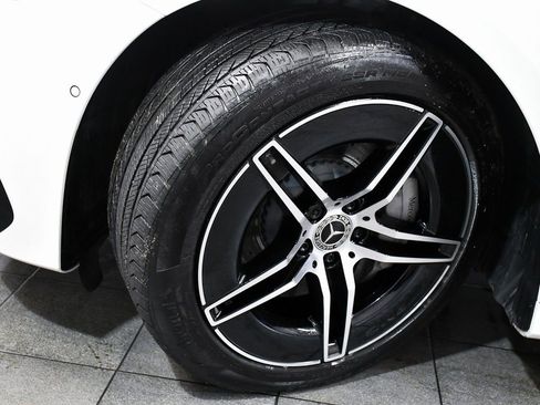 Used 2025 Mercedes-Benz E 450 4MATIC Sedan image 7