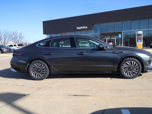 New 2026 Hyundai Sonata Limited FWD image 4