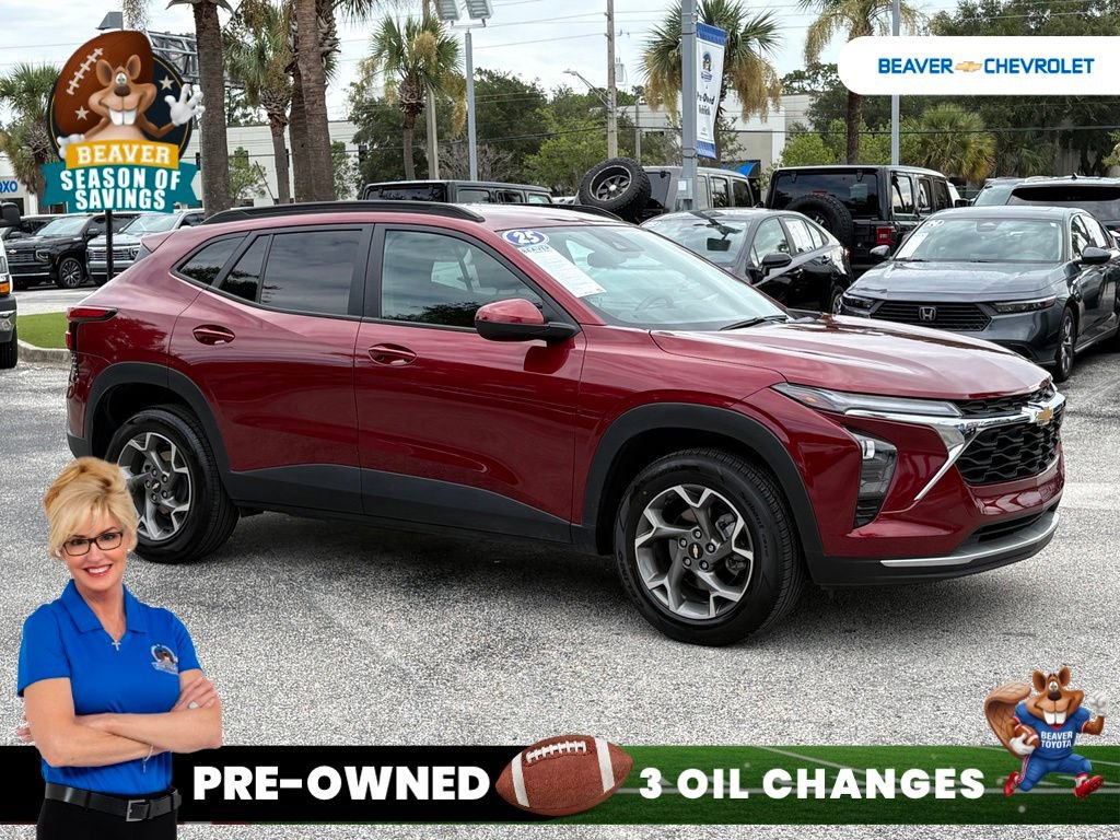 Used 2025 Chevrolet Trax LT FWD image 9