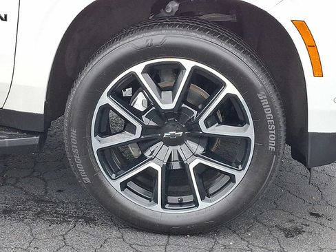 Used 2025 Chevrolet Suburban RST w/ Comfort Package AWD/4WD image 8