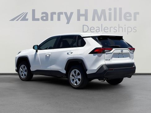 Used 2025 Toyota RAV4 LE FWD image 3
