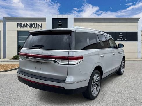 Certified 2022 Lincoln Navigator Reserve AWD/4WD image 7