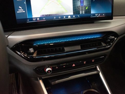 Certified 2025 BMW 230i xDrive Coupe w/ Premium Package image 17