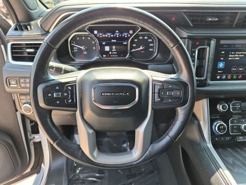Used 2021 GMC Yukon Denali w/ Denali Premium Package AWD/4WD image 17