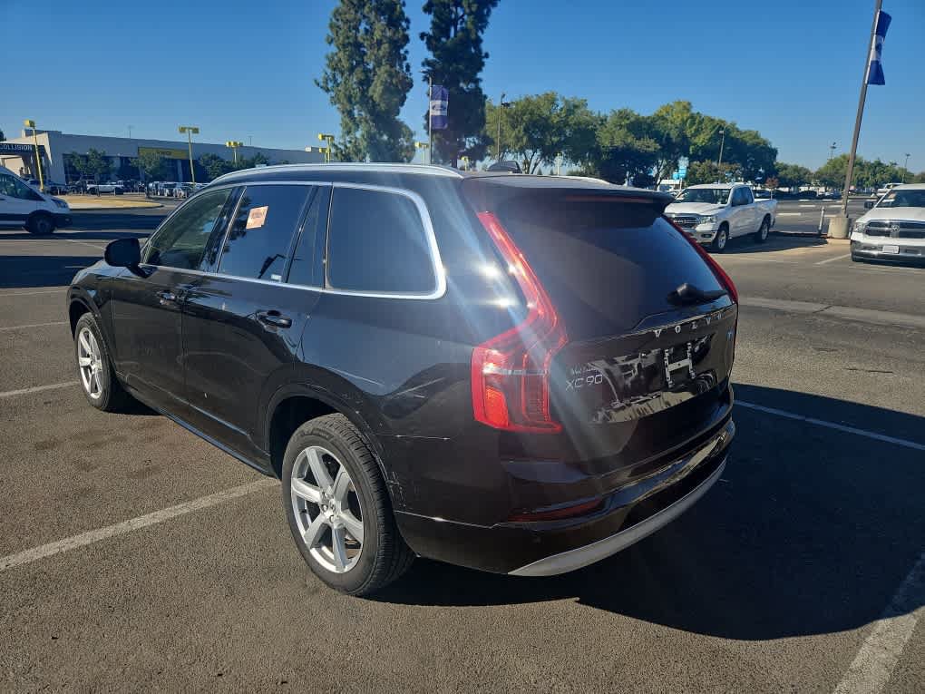 Used 2022 Volvo XC90 T5 Momentum AWD/4WD image 5