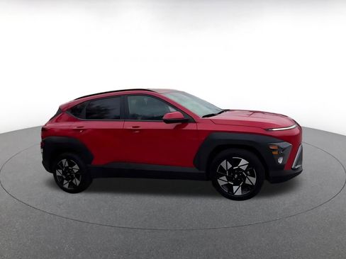 Used 2025 Hyundai Kona SEL image 2