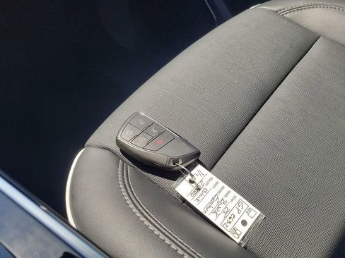 Used 2025 Buick Enclave Preferred image 27