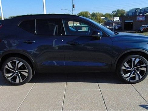 New 2026 Volvo XC40 B5 Ultra w/ Climate Package image 7