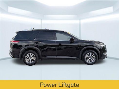 Used 2023 Nissan Pathfinder SL w/ Lighting Package (N92) FWD image 9