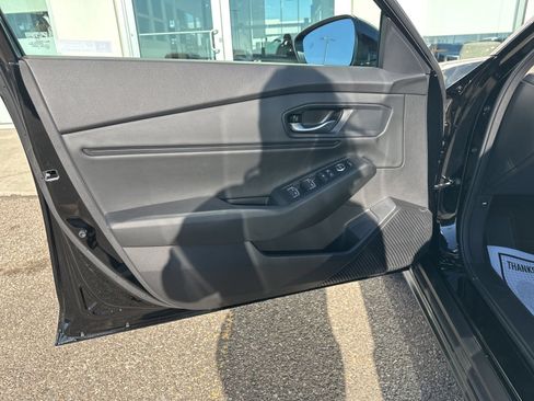 Used 2025 Honda Accord SE image 13