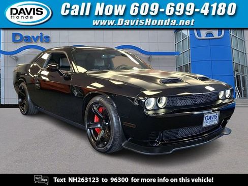 Used 2022 Dodge Challenger SRT Hellcat w/ Plus Package RWD image 1