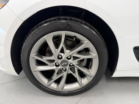 Used 2022 Genesis G70 2.0T image 49