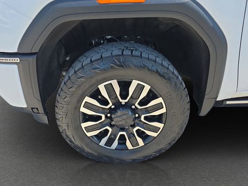 Used 2025 GMC Sierra 3500 Denali Ultimate AWD/4WD image 4