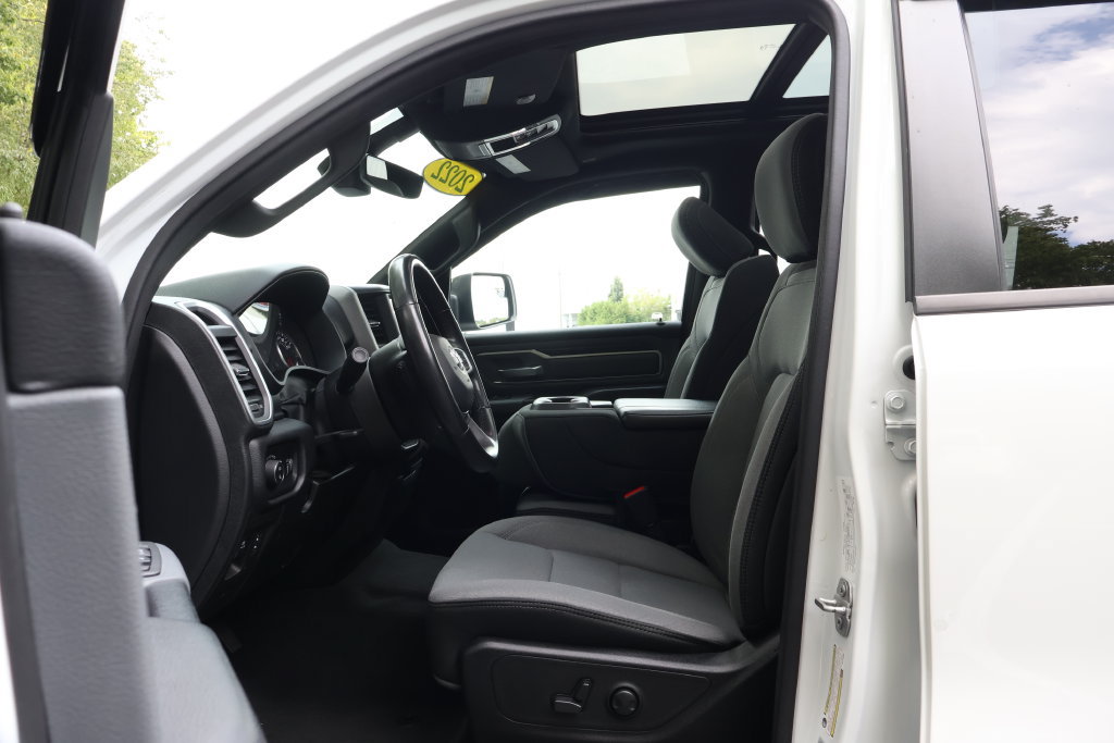 Used 2022 RAM 1500 Big Horn AWD/4WD image 34