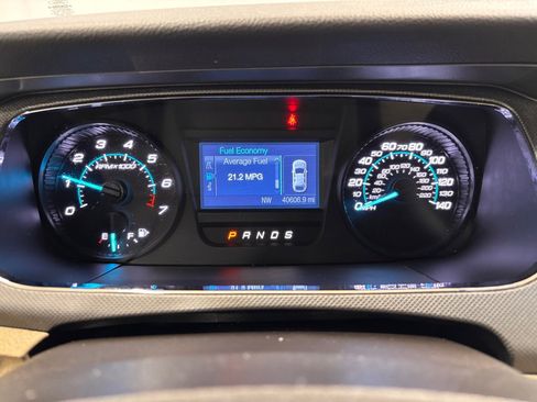 Used 2018 Ford Taurus SE image 15