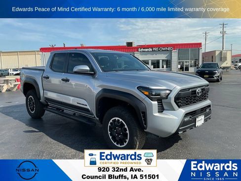 Used 2025 Toyota Tacoma TRD Off-Road w/ TRD Off Road Upgrade Package AWD/4WD image 2
