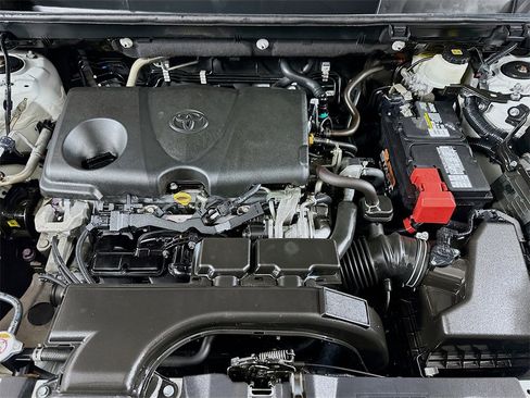 Used 2020 Toyota RAV4 XLE image 27