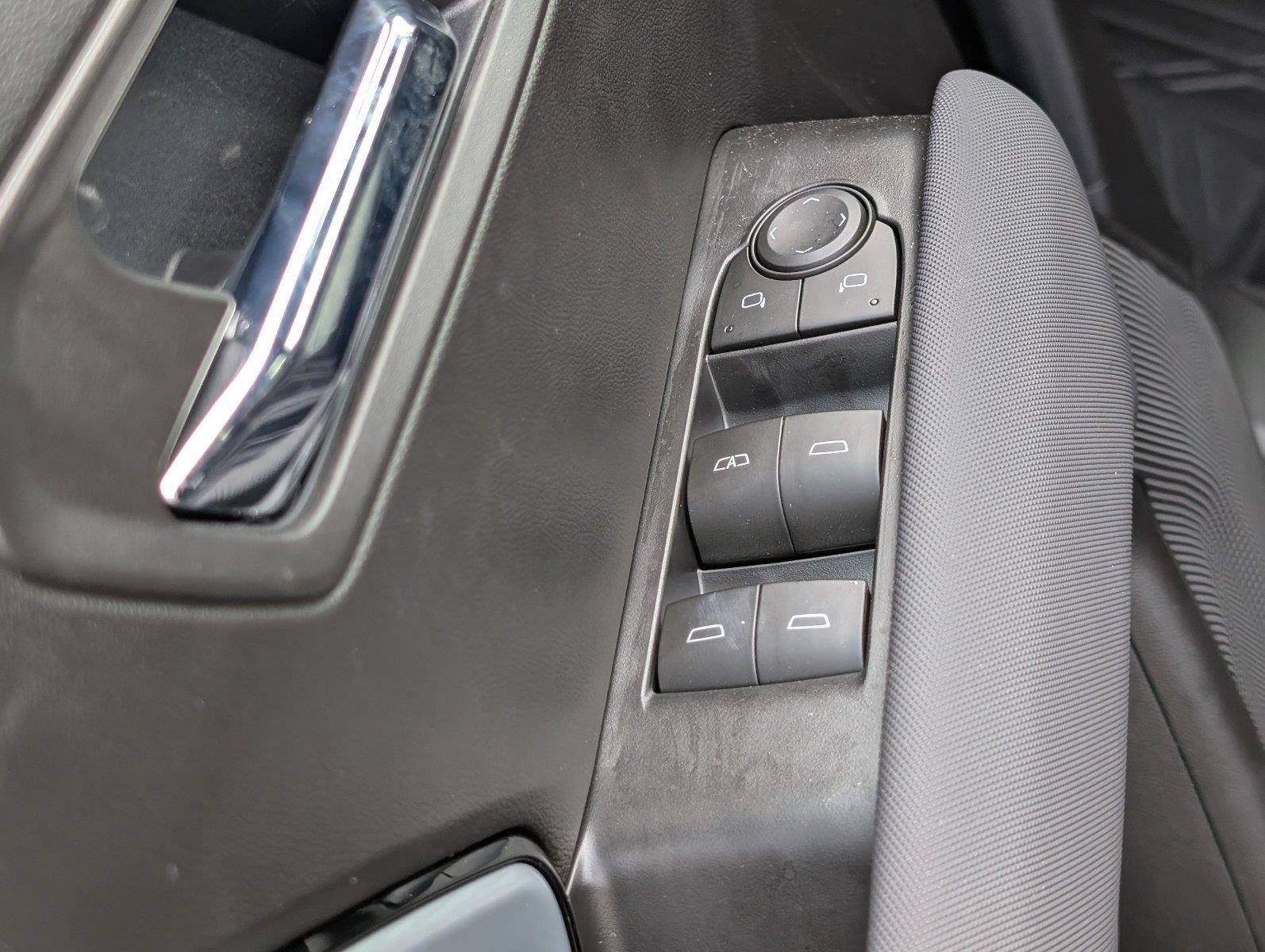Used 2026 Chevrolet Colorado Z71 w/ Technology Package AWD/4WD image 17