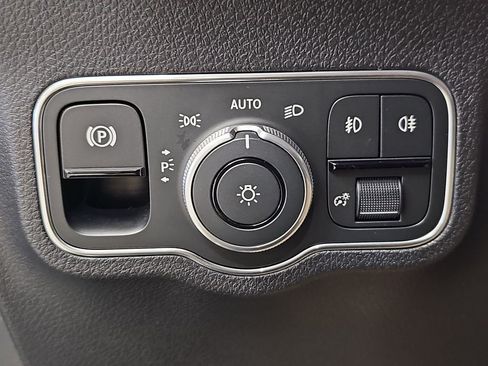 Used 2026 Mercedes-Benz GLB 250 4MATIC image 29