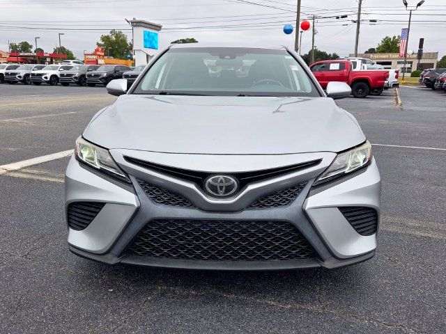 Used 2019 Toyota Camry SE FWD image 2