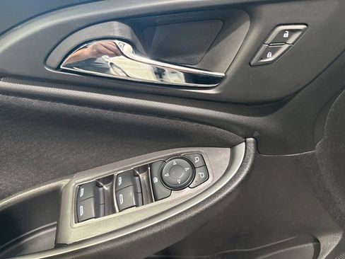 Used 2024 Chevrolet Malibu LT image 11