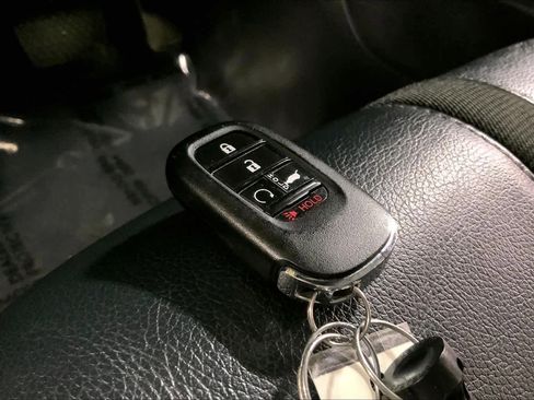 Used 2023 Honda Pilot Touring image 14